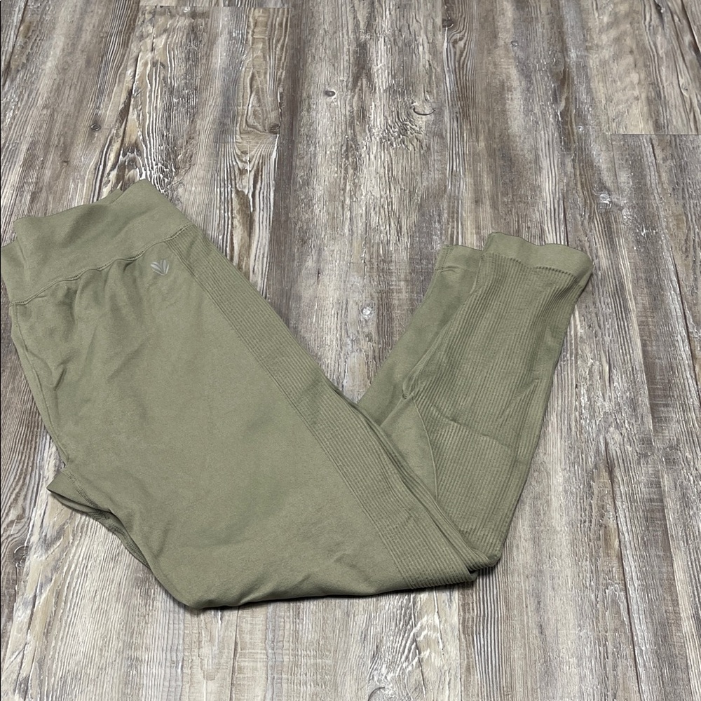 Forever 21 Sage Green Ribbed Leggings